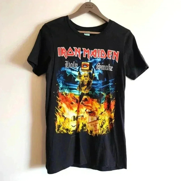 Authentic Iron Maiden Holy Smoke Mens Black Size Small T Shirt Official 2015 - Picture 1 of 3